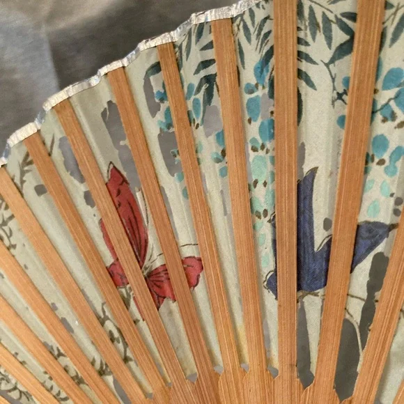 Butterfly Floral Vintage Folding Fan - Picture 13 of 16